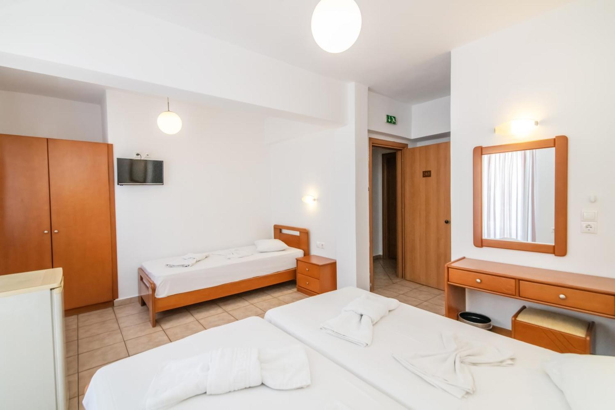Ageri Hotel Tinos ภายนอก รูปภาพ